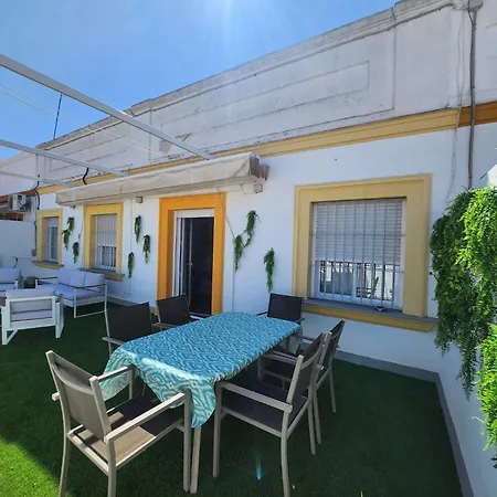 Trendy Penthouse By The Bullring Daire
